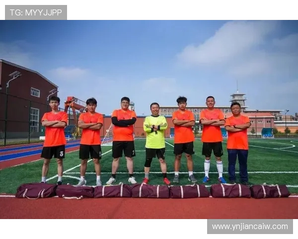 湘西土家族苗族自治州足球队奋勇拼搏展现民族团结与体育精神风采