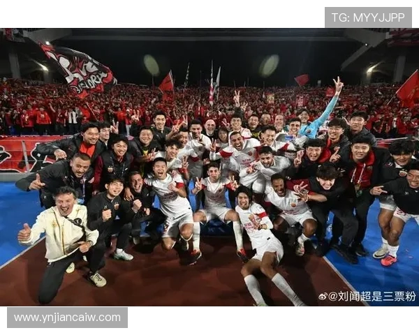 上海海港全力冲击冠军巅峰之战鏖战到底展现球队无畏拼搏精神