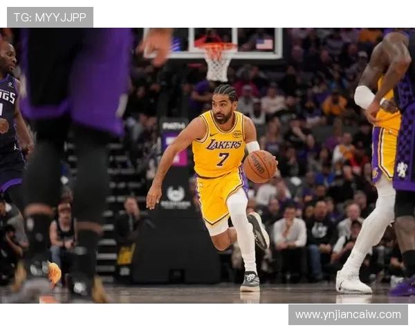 2001年湖人与国王的经典对决回顾与分析